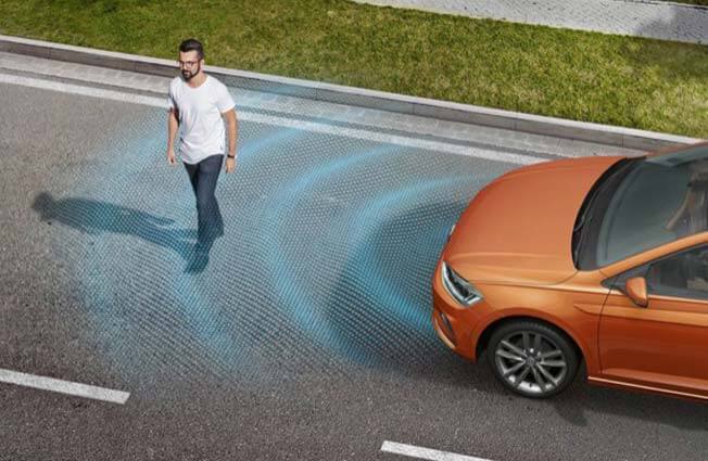 Front Assist mit City-Notbremsfunktion. Front Assist' mit City-Notbremsfunktion.